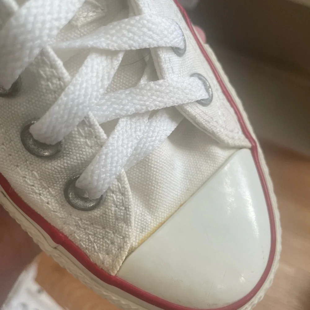 Converse Chuck Taylor All-Star Unisex White Low Top Sneakers Women’s 7 Men’s 5 - Picture 11 of 16